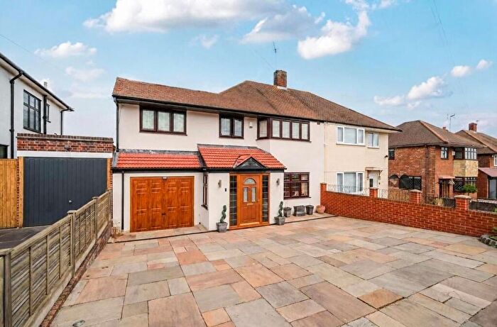 4 Bedroom Semi-Detached House For Sale In Edgebury, Chislehurst, BR7
