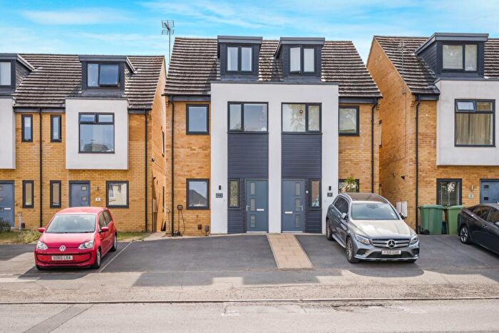 3 Bedroom Town House For Sale In Newdawn Place, Cheltenham, GL51