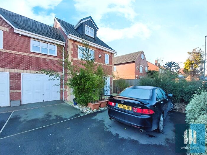 4 Bedroom Town House For Sale In Treetop Mews, South Kirkby, Pontefract, West Yorkshire, WF9