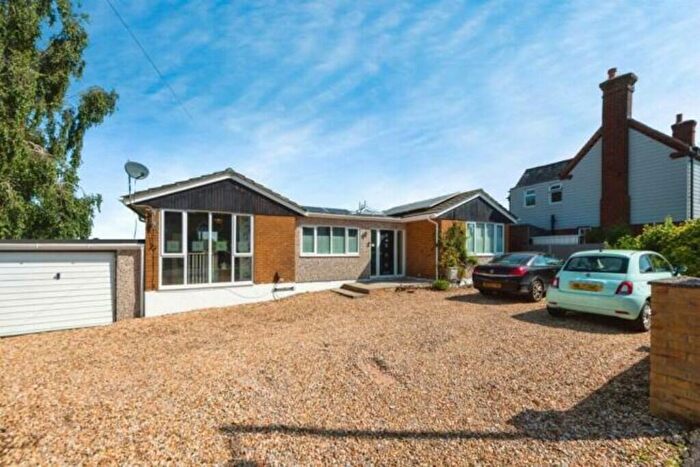 4 Bedroom Detached Bungalow For Sale In Stakes Road, Purbrook, PO7