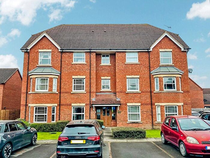 2 Bedroom Apartment For Sale In Dey Croft, Warwick, CV34