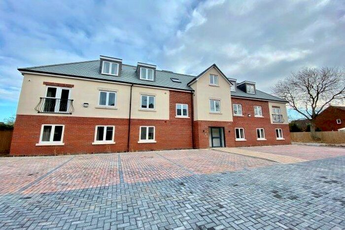 3 Bedroom Flat To Rent In Block E Danelaw Court, Hinckley LE10