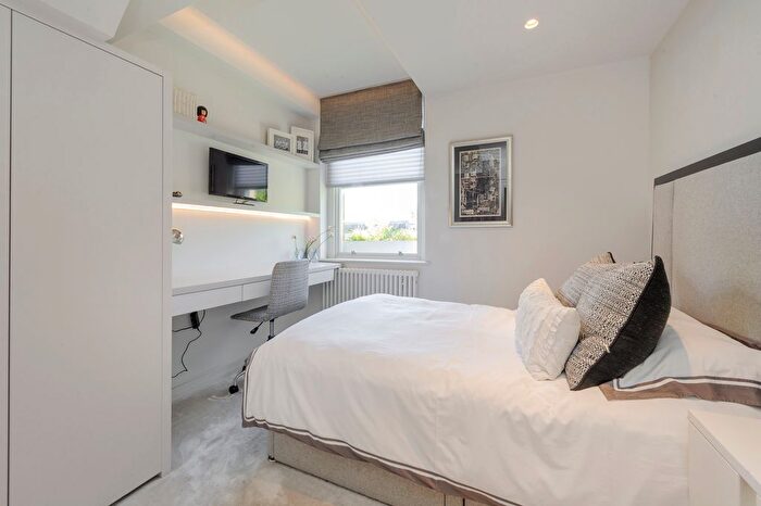 3 Bedroom Flat For Sale In Old Brompton Road, South Kensington, SW5