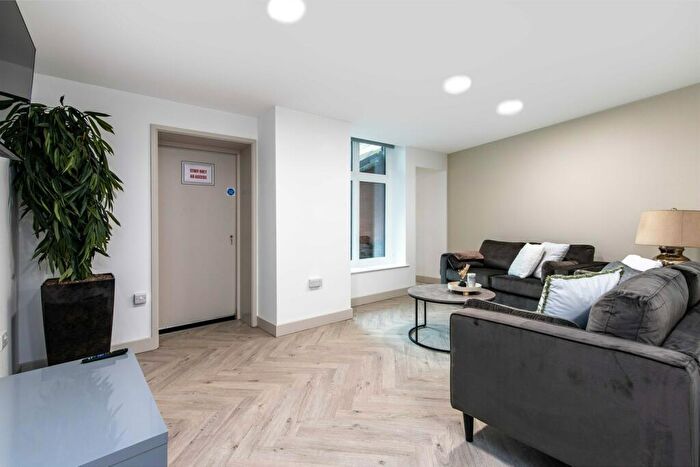 1 Bedroom Apartment To Rent In Room To Rent, - S James Street, NG1