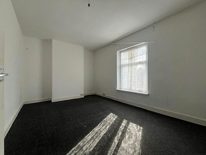 3 Bedroom Property To Rent In West Bromwich Road, Walsall, WS1