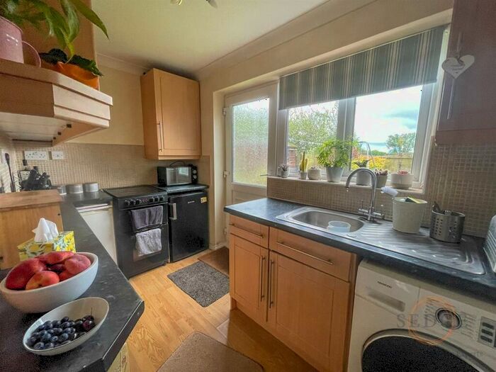 2 Bedroom Semi-Detached House To Rent In Farrow Avenue, Holbeach, PE12