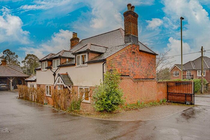 4 Bedroom Detached House For Sale In Aisling Court, Botley Road, Fair Oak, Eastleigh, SO50