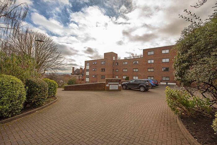 2 Bedroom Flat To Rent In Belvedere Drive, London, SW19
