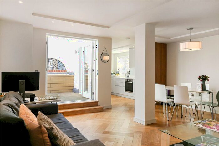 2 Bedroom Flat To Rent In Upper Richmond Road, Putney, London, SW15