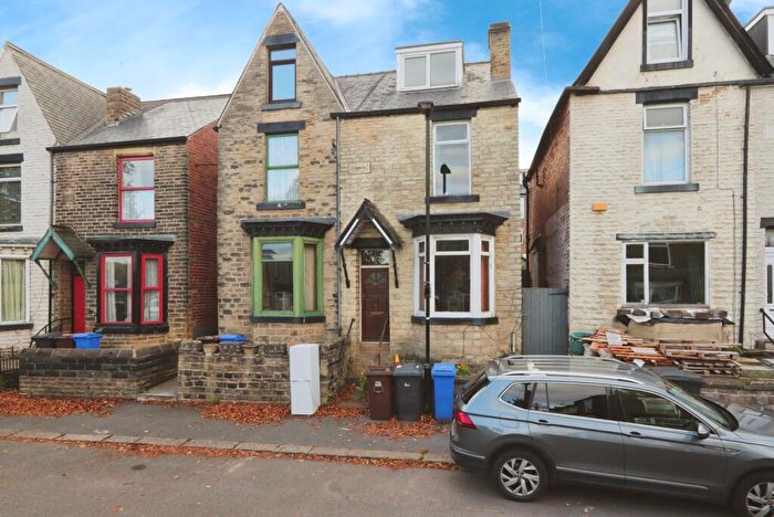 3 Bedroom Semi-Detached House For Sale In Shepperson Road, Sheffield, South Yorkshire, S6