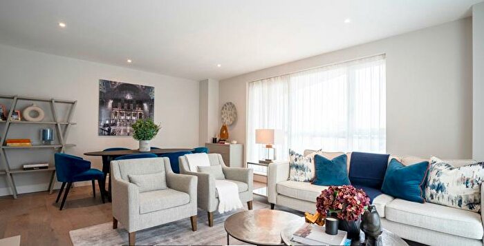 1 Bedroom Property To Rent In Westferry Circus, London, E14