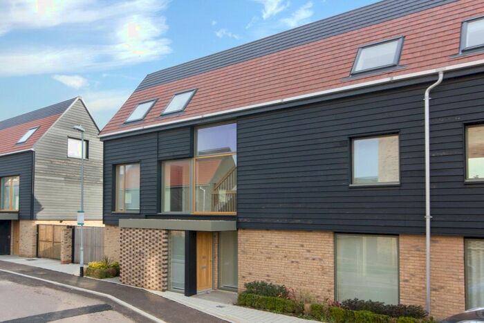 4 Bedroom Semi-Detached House To Rent In Royal Way, Trumpington, Cambridge, CB2