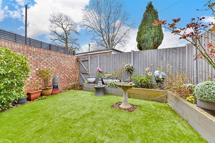 3 Bedroom Terraced House For Sale In Bayswater Drive, Rainham, Gillingham, Kent, ME8