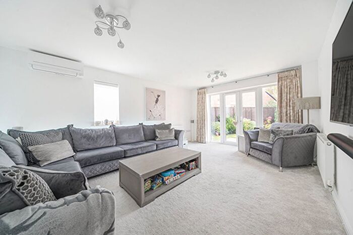 5 Bedroom Detached House For Sale In James Place, Flitwick, MK45