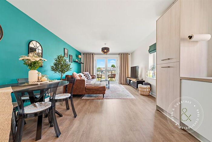 2 Bedroom Flat For Sale In Rhodfa Groes Wen, Cwrt Saint Ioan, Cardiff, CF5