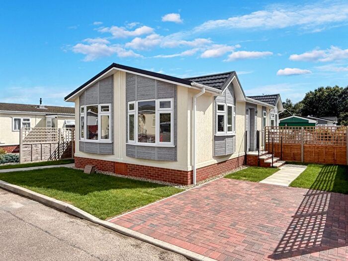 2 Bedroom Mobile/park Home For Sale In St Gotthards Avenue, Martlesham Heath, IP5