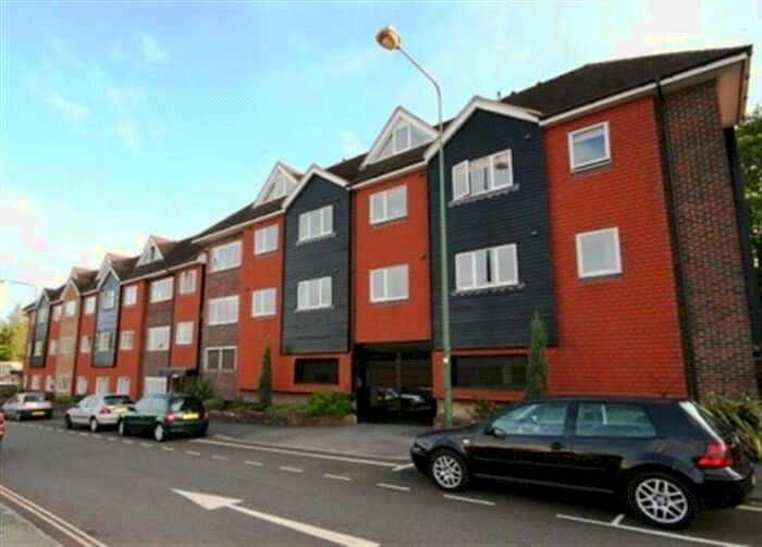 1 Bedroom Flat To Rent In Harlands Road, Haywards Heath, RH16