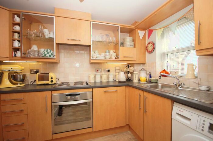 2 Bedroom Flat For Sale In Carisbrooke Lodge, Goring Road, Steyning, West Sussex, BN44