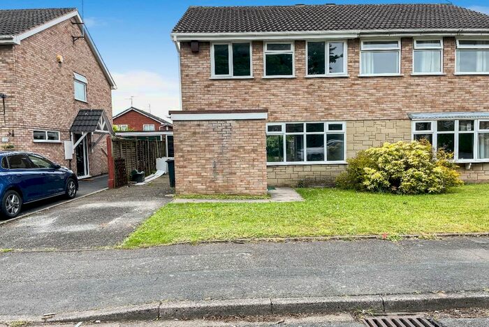 3 Bedroom Semi-Detached House To Rent In Tresham Road, Kingswinford, DY6