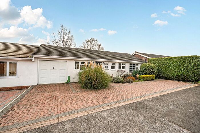 3 Bedroom Semi-Detached Bungalow For Sale In Belle Vue Road, Old Basing, RG24