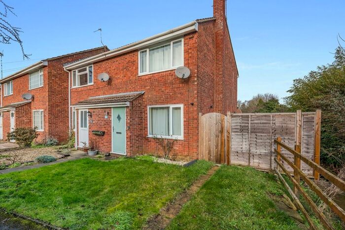 2 Bedroom Property For Sale In Cromwell Close, Walcote, Lutterworth, Leicestershire, LE17