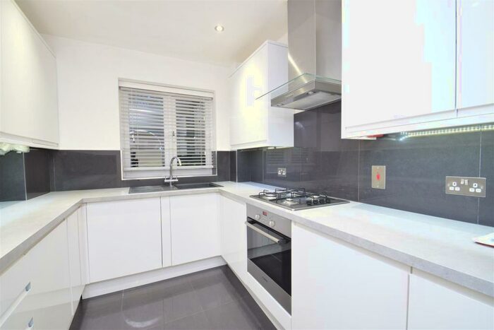 2 Bedroom Flat To Rent In Kevere Court, Kewferry Drive, Northwood, HA6
