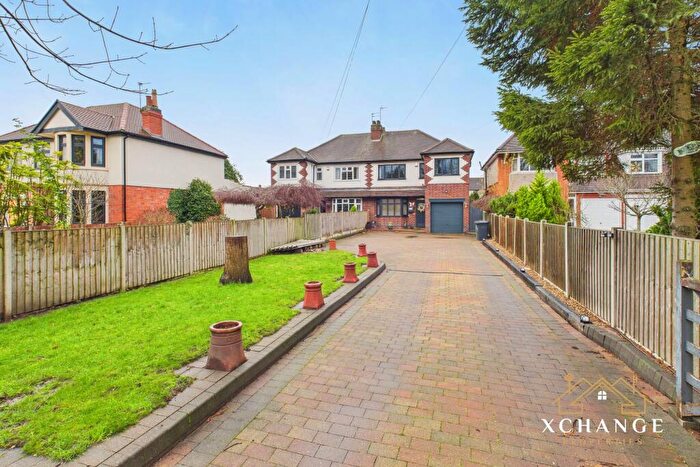 3 Bedroom Semi Detached House For Sale In Lutterworth Road, Nuneaton, CV11