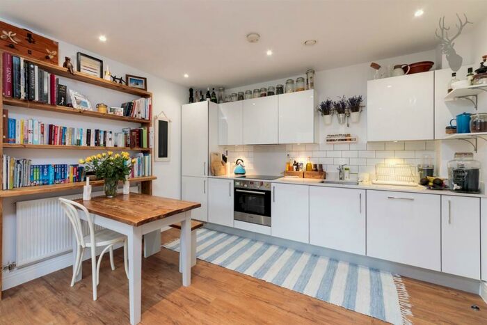 1 Bedroom Apartment To Rent In New Gun Wharf, Hertford Union Canal, London, E3