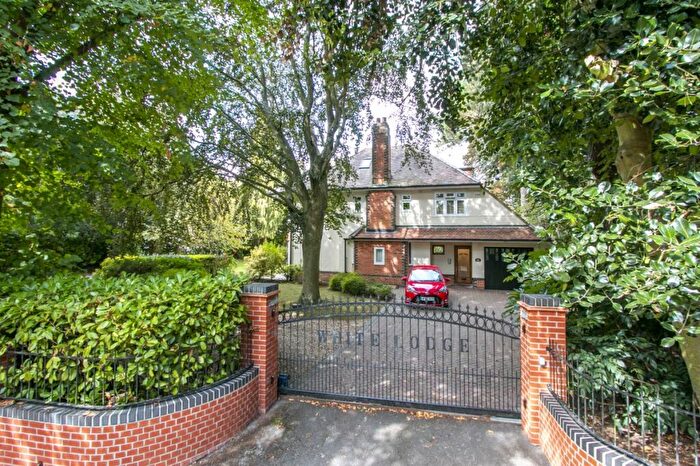 2 Bedroom Flat To Rent In Portarlington Road, Westbourne, BH4