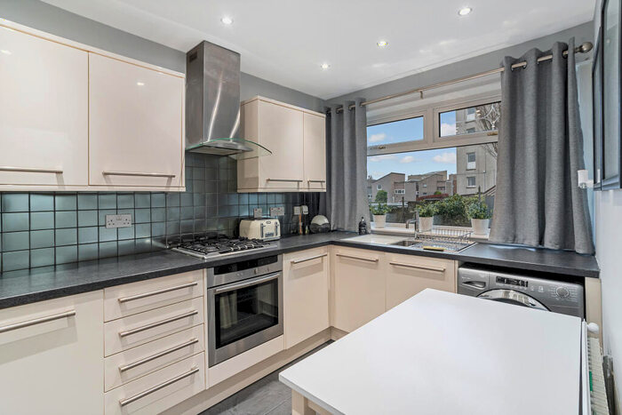 2 Bedroom Link Detached House To Rent In Tweed Crescent, West End, DD2