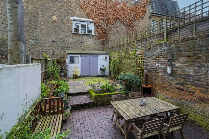 3 Bedroom House To Rent In Liverpool Road, Islington, London, N1