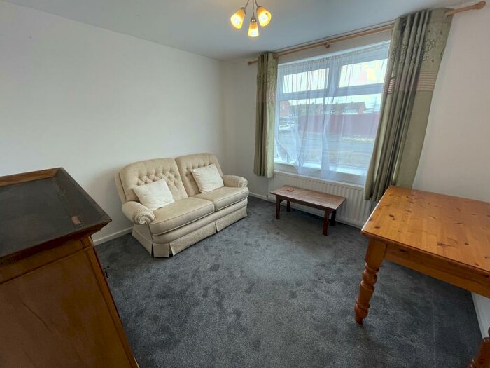 3 Bedroom House To Rent In Pattens Road, Warwick, CV34