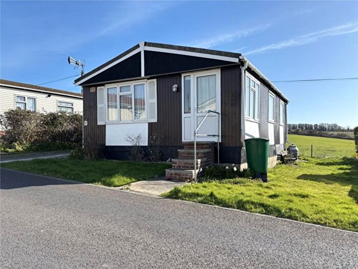 2 Bedroom Detached House For Sale In East Avenue, Althorne, Chelmsford, Essex, CM3
