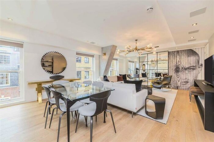 3 Bedroom Flat To Rent In Essex Street, London, WC2R