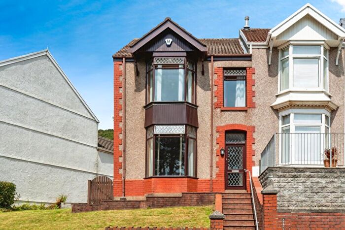 3 Bedroom End Of Terrace House For Sale In Harbour View, St. Thomas, Swansea, SA1