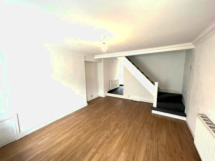 2 Bedroom Property To Rent In Castle Street, Abertillery, NP13