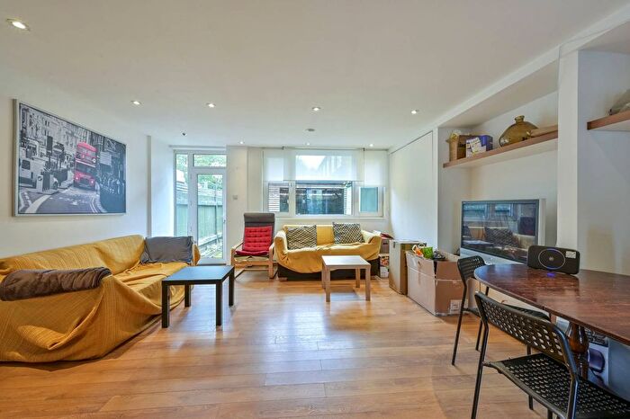 4 Bedroom Property For Sale In Dowdeswell Close, Richmond, London, SW15