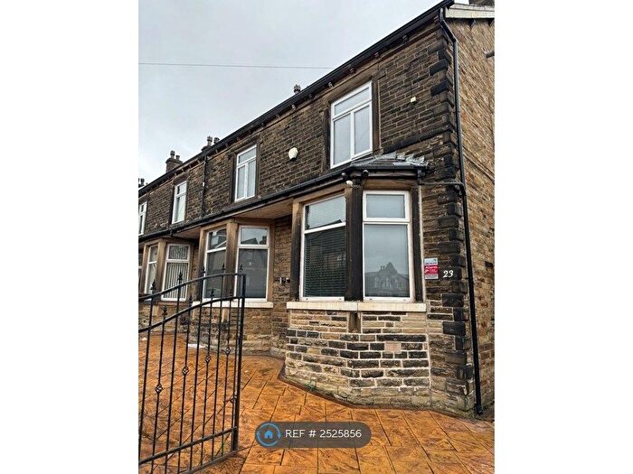 4 Bedroom Semi-Detached House To Rent In Ambleside Avenue, Bradford, BD9
