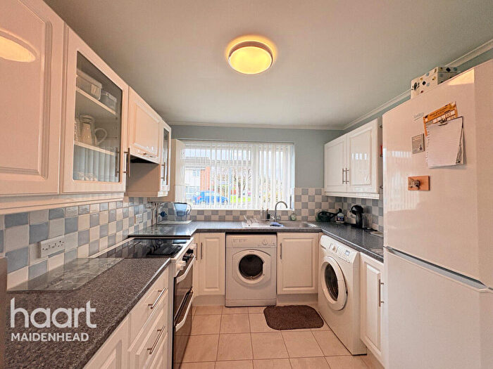 2 Bedroom Bungalow For Sale In Somersby Crescent, Maidenhead, SL6