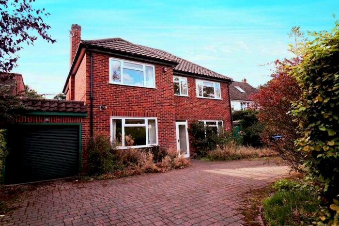 4 Bedroom Detached House To Rent In The Oaks, West Byfleet, KT14