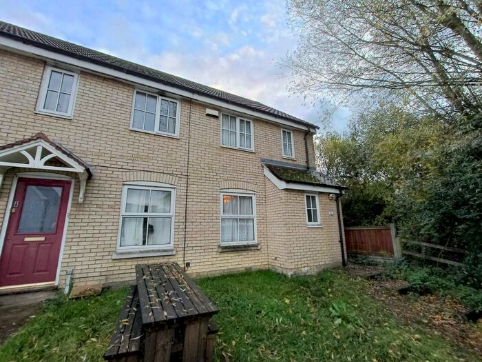 2 Bedroom House To Rent In Tortoiseshell Way, Braintree, CM7