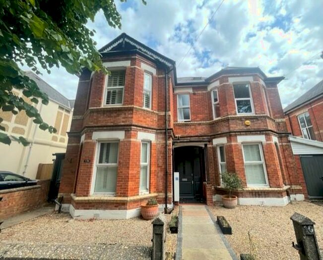 3 Bedroom Maisonette To Rent In Iddesleigh Road, Bournemouth, BH3