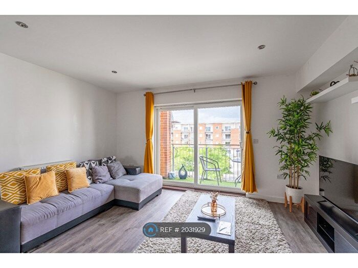 2 Bedroom Flat To Rent In Tean House, Reading, RG2