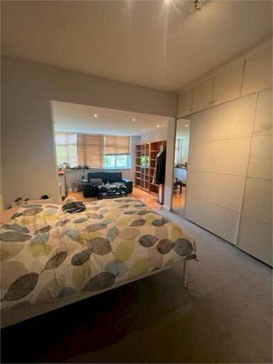 Studio To Rent In Friern Barnet Lane, London, N20
