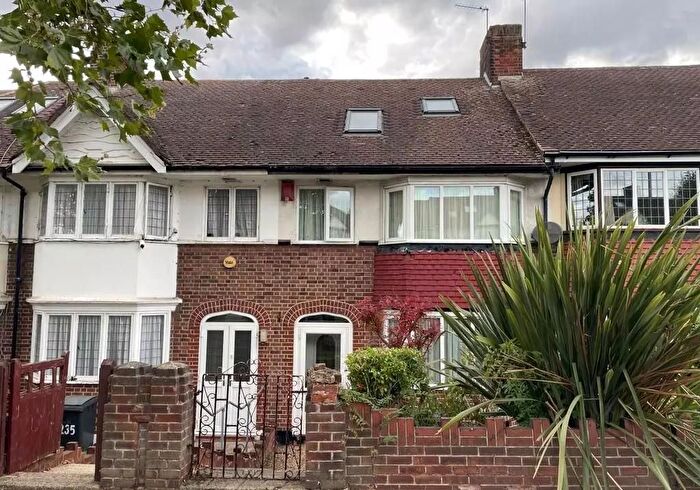4 Bedroom Terraced House To Rent In Waltham Way, London, E4