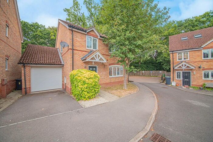 4 Bedroom Detached House For Sale In Midhurst Court, Chandler's Ford, Eastleigh, SO53