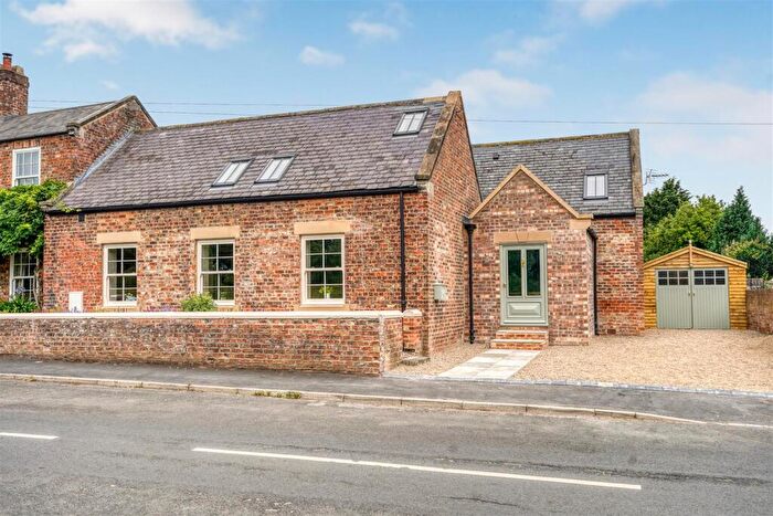 4 Bedroom Semi-Detached House For Sale In Teesway, Neasham, Darlington, DL2