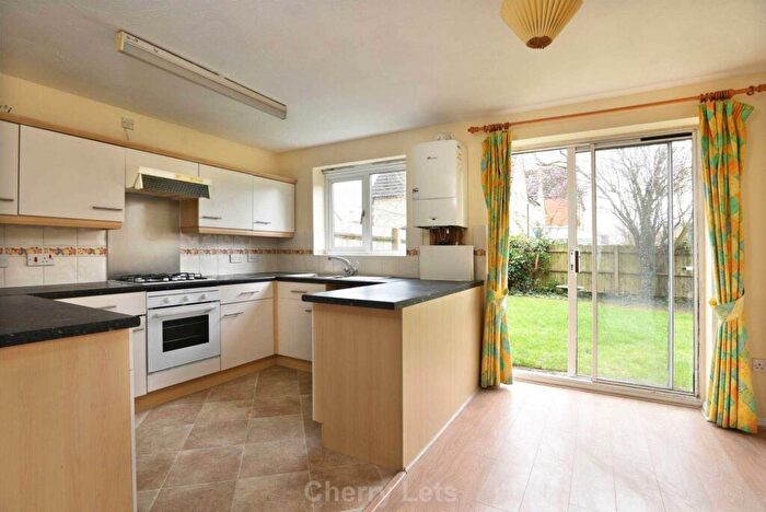 3 Bedroom Semi-Detached House To Rent In Campion Place, Bicester, OX26