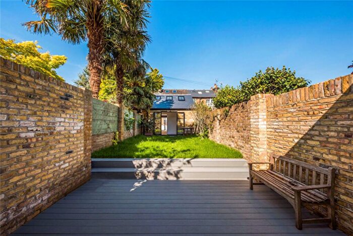 3 Bedroom Terraced House To Rent In Queens Road, East Sheen, SW14