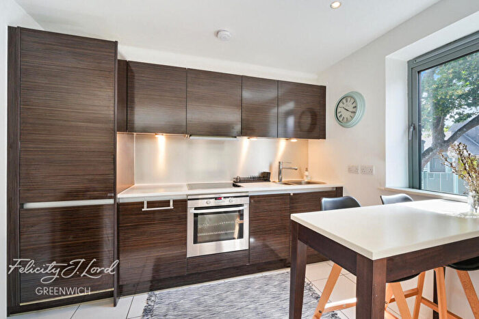 2 Bedroom Flat For Sale In Deals Gateway, London, SE13